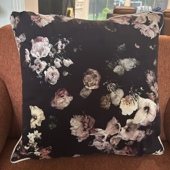 425 SOUTH LOS ANGELES Black Velvet Floral 19x19”Pillow w/ Feather Insert - Picture 2 of 7